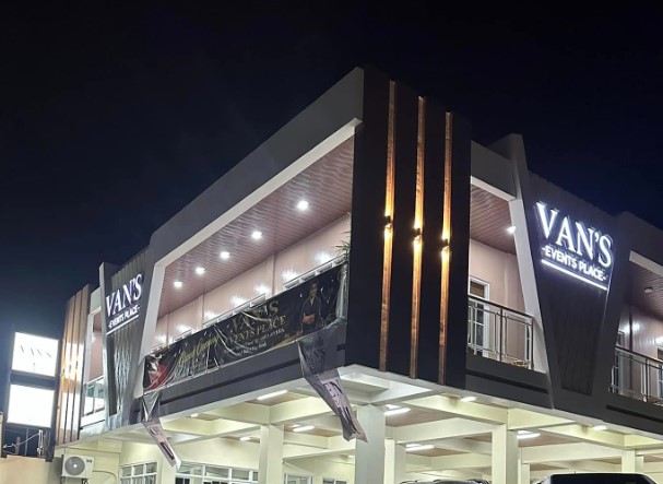 Van's Place Seafoods Restaurant